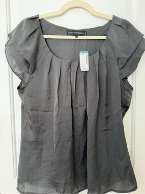 Contemporaine Women’s Gray Pleated Scoop Neck Cap Sleeve Blouse in size L